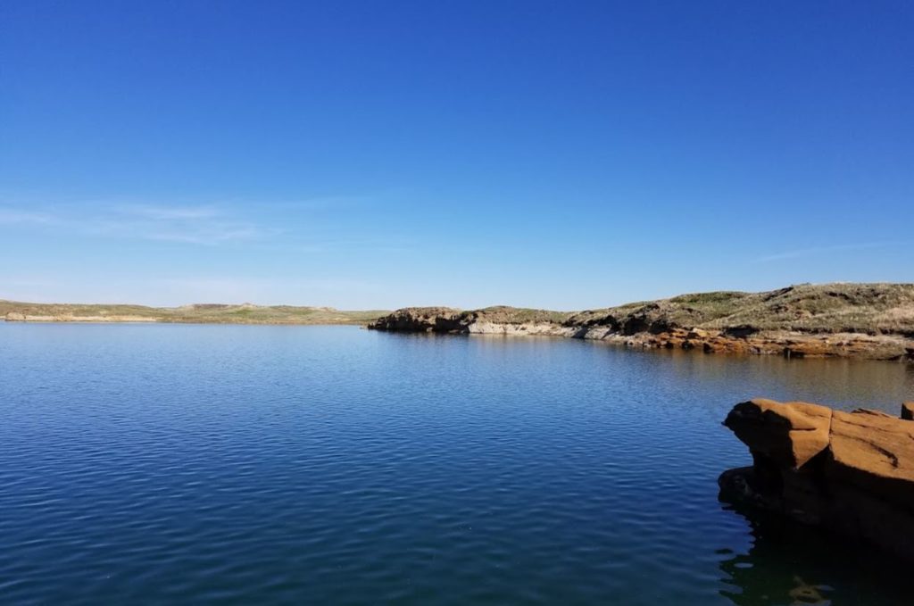 21 Best Lakes in Montana For Floating, Hiking, & Fishing kiki la